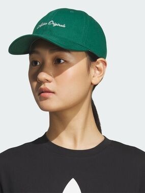 adidas WOMEN’S SIGNATURE STRAPBACK